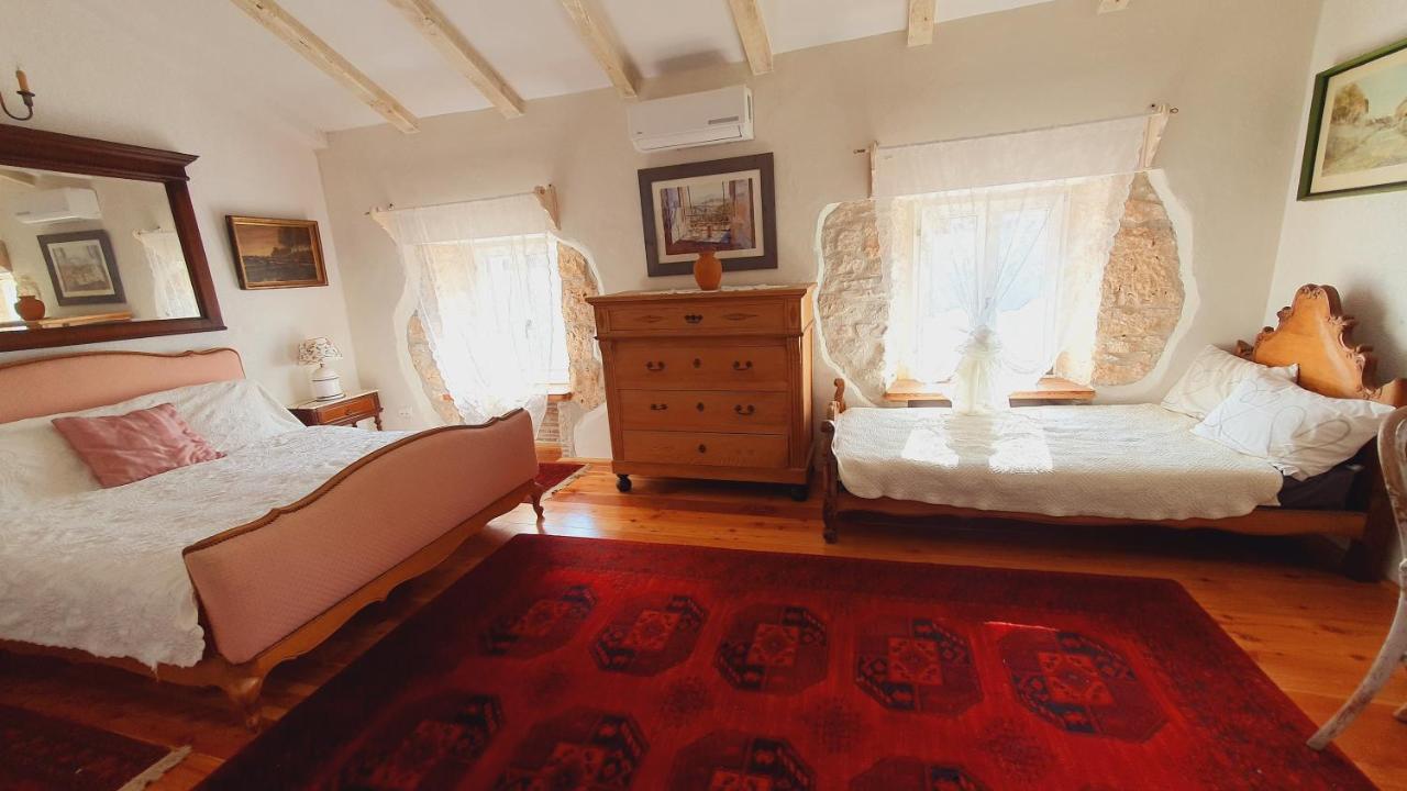 Villa Kazun With Private Pool And Two Gardens Marcana Ngoại thất bức ảnh