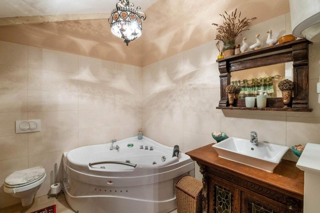 Villa Kazun With Private Pool And Two Gardens Marcana Ngoại thất bức ảnh