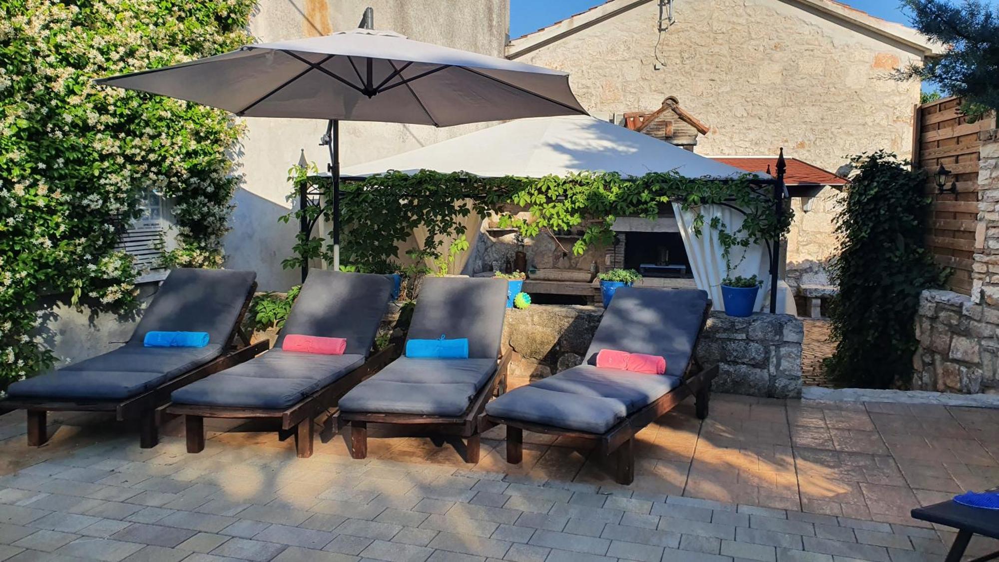 Villa Kazun With Private Pool And Two Gardens Marcana Ngoại thất bức ảnh